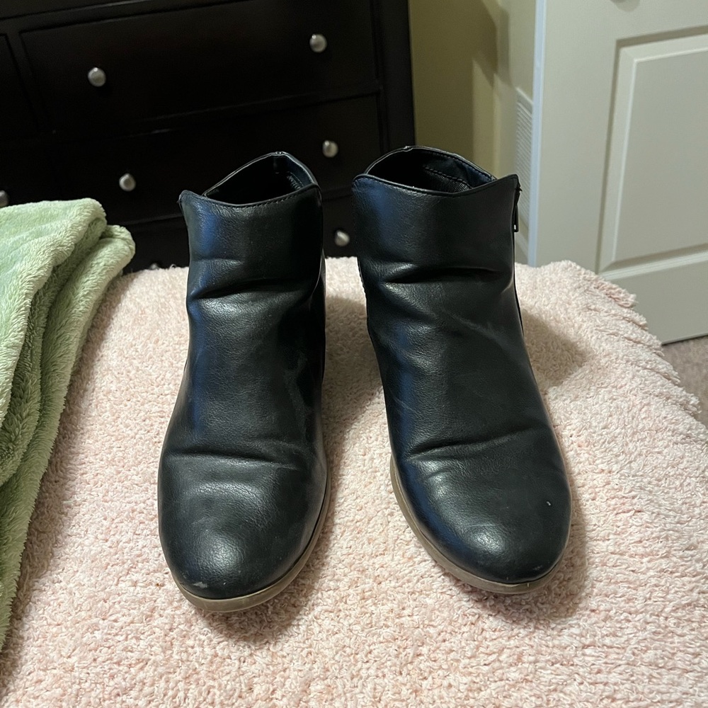 Black ankle booties! Size 9.5. Gently worn, like new!